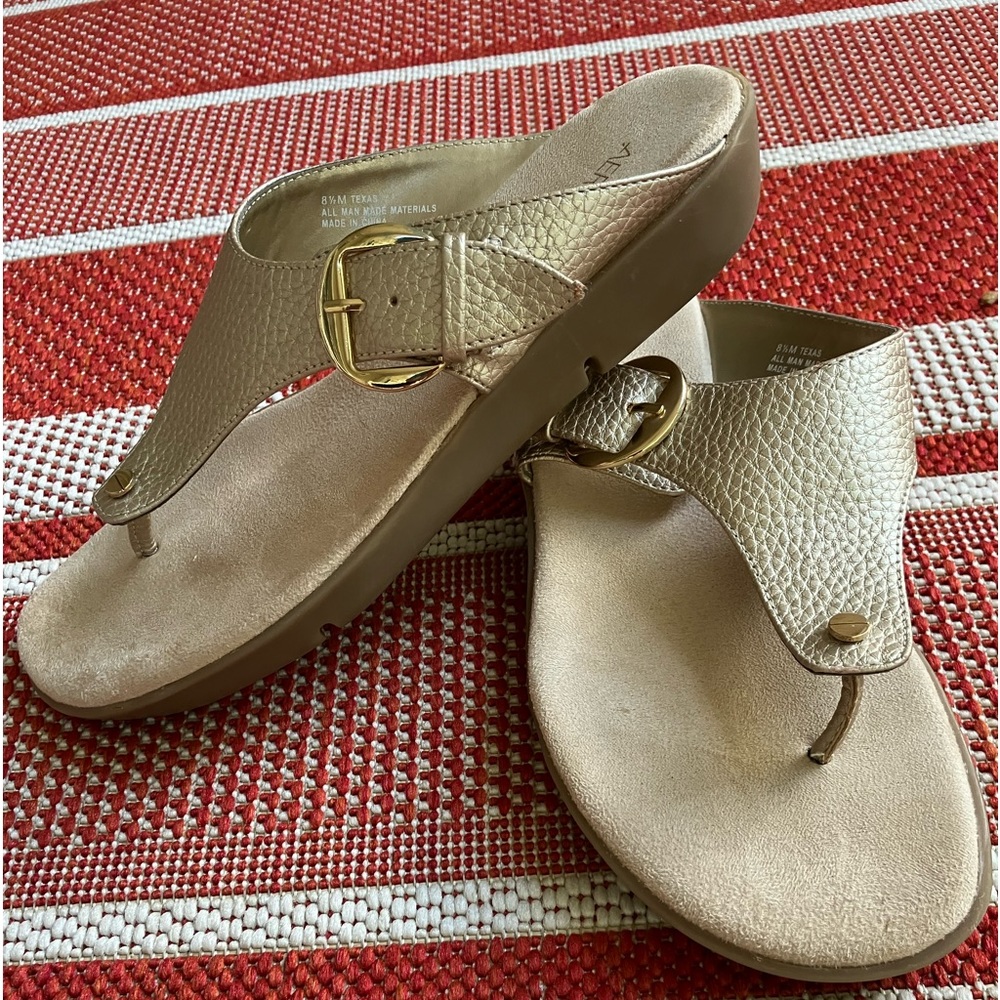 Aerosoles Texas slip on sandal metallic embossed vegan leather resort chic 8.5 M